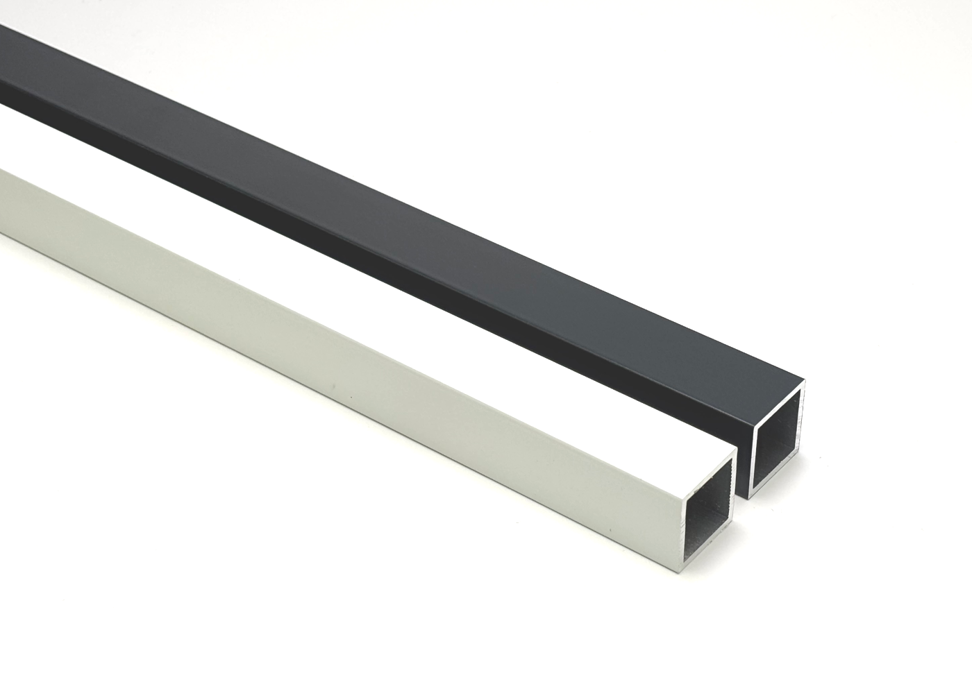 Aluminium med hvid pulverlakering - Firkantrør 25x25mm