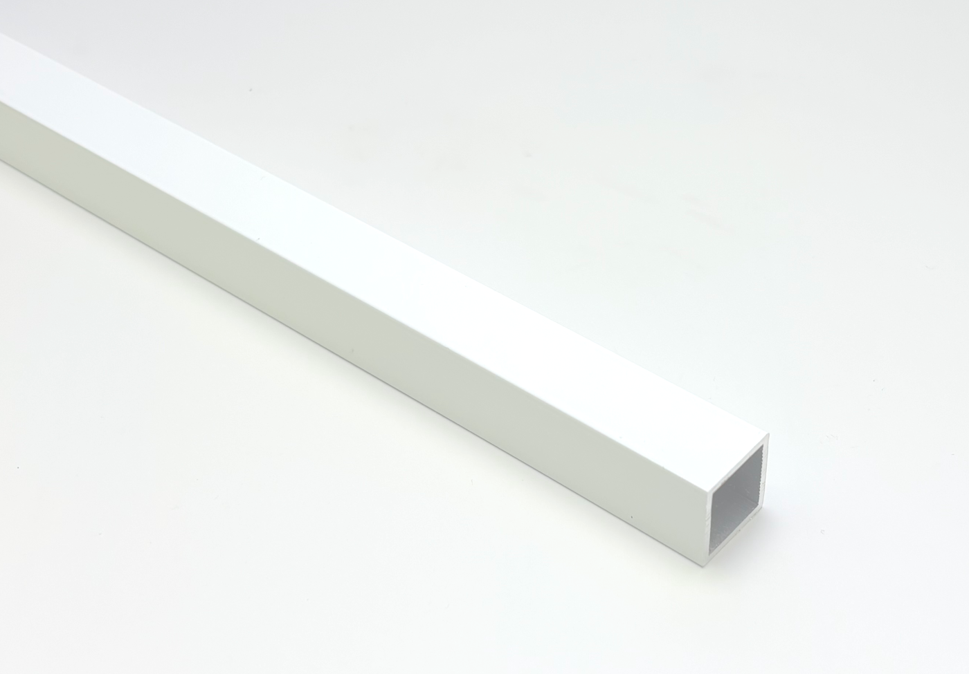 Aluminium med hvid pulverlakering - Firkantrør 25x25mm